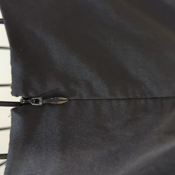 Designer open pattern dress - Picture 6 of 9